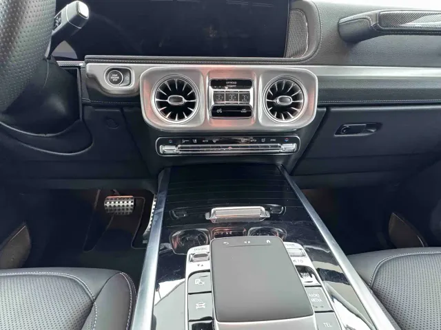 Mercedes-Benz G-Class — Фото автомобиля 23