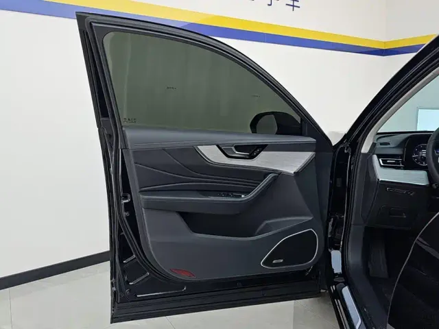Hongqi HS5 — Фото автомобиля 7