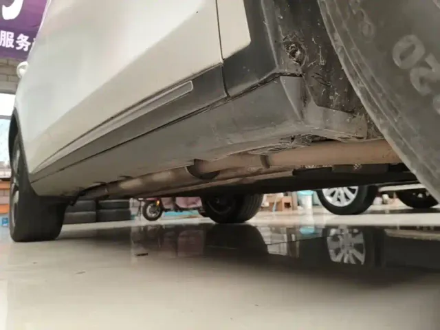 BYD Tang — Фото автомобиля 20
