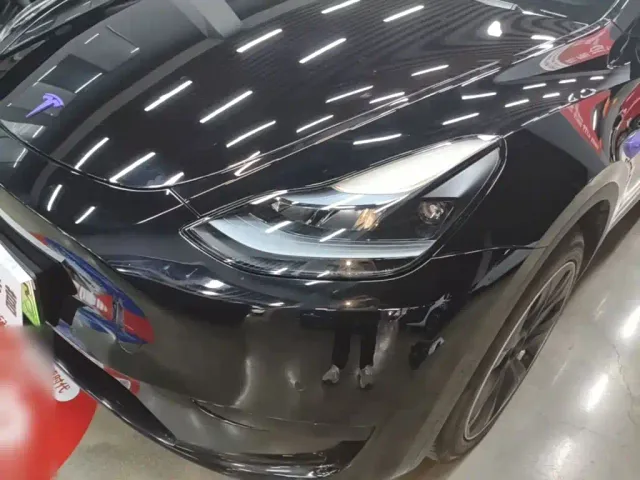 Tesla Model Y — Фото автомобиля 23