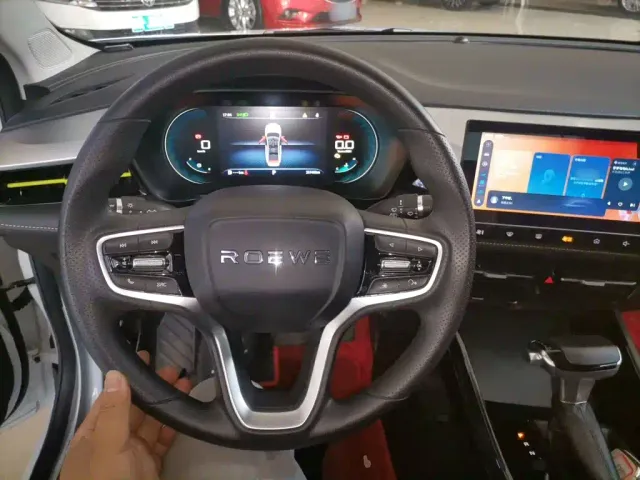 Roewe i5 — Фото автомобиля 6
