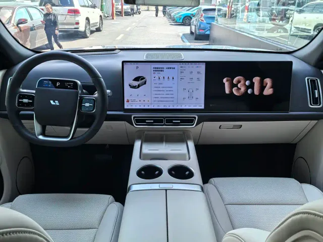 Li Auto L7 — Фото автомобиля 7
