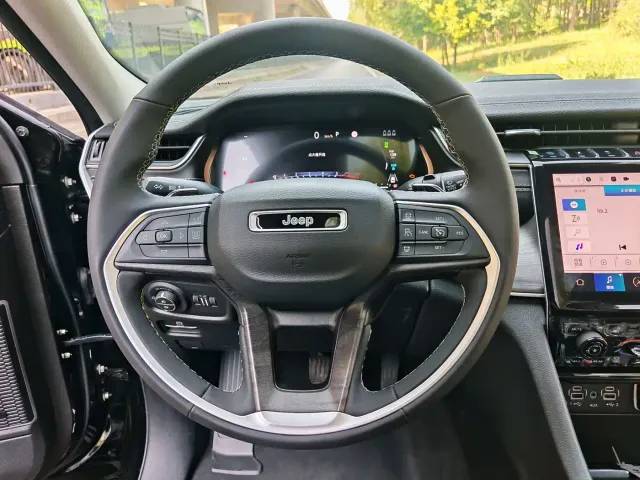 Jeep Grand Cherokee 4xe — Фото автомобиля 8