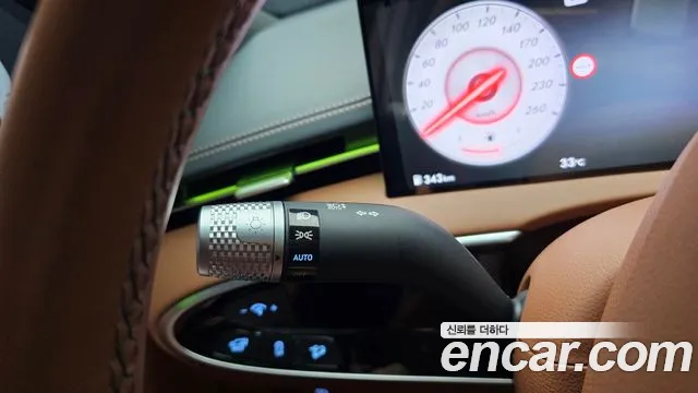 Genesis GV70 2.5T Бензин AWD — Фото автомобиля 24