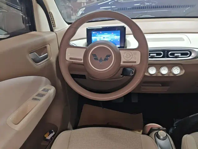 Wuling Hongguang Mini EV — Фото автомобиля 10