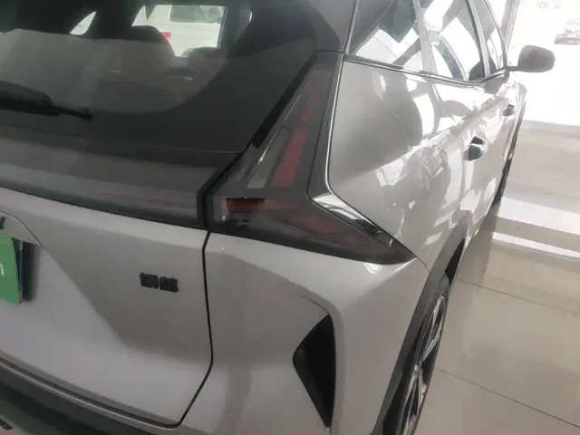 Geely Boyue — Фото автомобиля 7