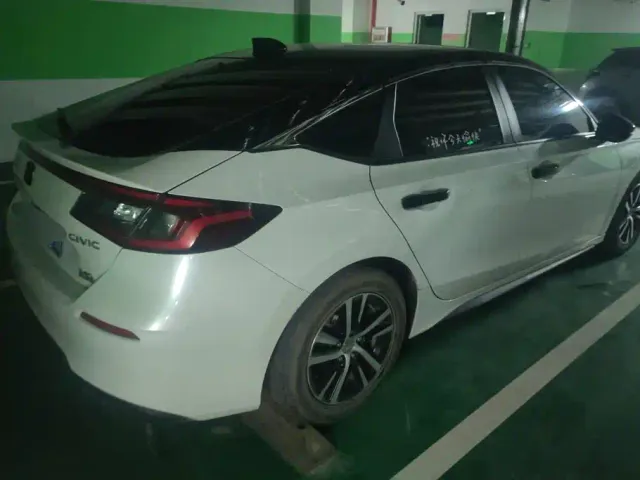 Honda Civic — Фото автомобиля 3