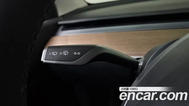 Tesla Model Y — Фото автомобиля 18