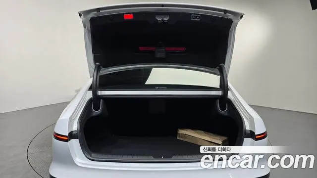 Hyundai Grandeur Grandeur (GN7) 2.5 Бензин 2WD — Фото автомобиля 15