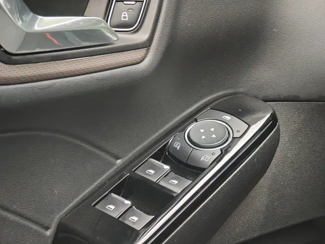 Ford Escape — Фото автомобиля 8
