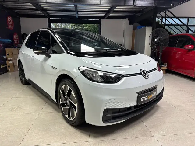 Volkswagen ID.3 — Фото автомобиля 3