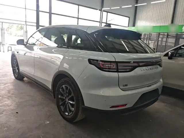 Leapmotor C11 — Фото автомобиля 4
