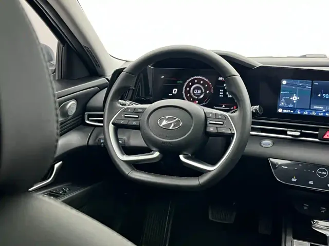 Hyundai Elantra — Фото автомобиля 23