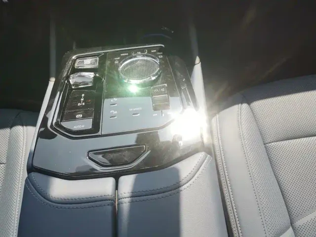 BMW 5 Series — Фото автомобиля 16