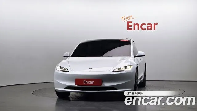 Tesla Model 3 — Фото автомобиля 3