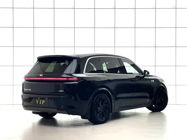 Li Auto L8 — Фото автомобиля 20