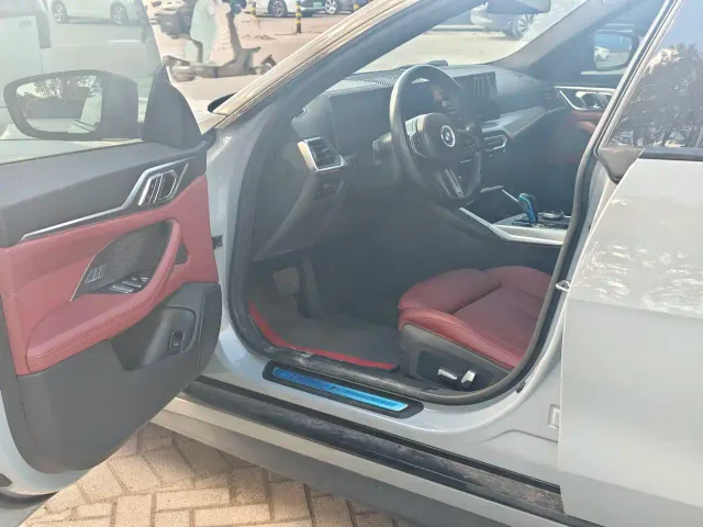 BMW i4 — Фото автомобиля 7