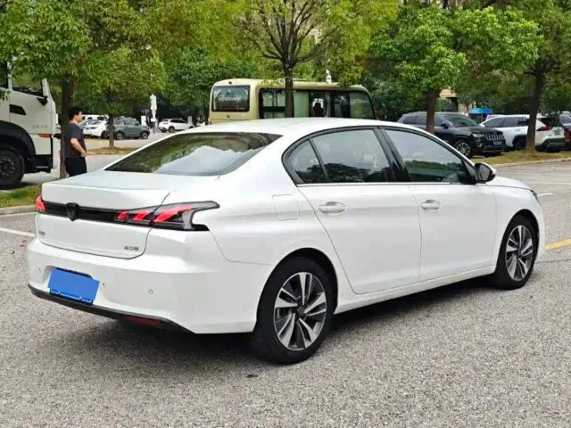 Peugeot 408 — Фото автомобиля 7
