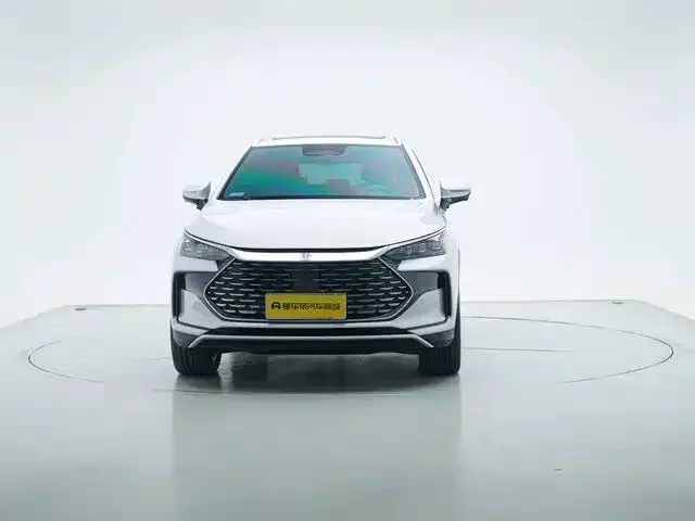 BYD Tang — Фото автомобиля 6