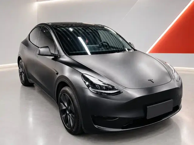 Tesla Model Y — Фото автомобиля 3