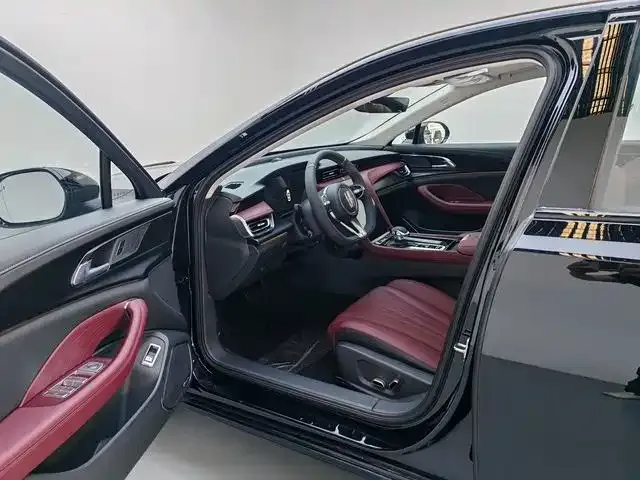 Hongqi H5 — Фото автомобиля 8