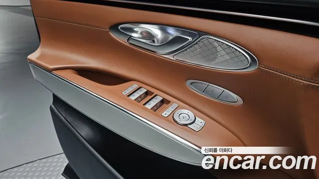Genesis GV70 — Фото автомобиля 13