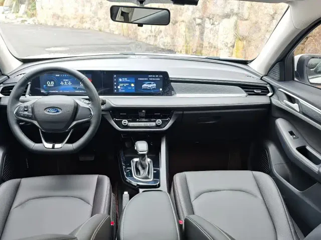 Ford Escort — Фото автомобиля 5