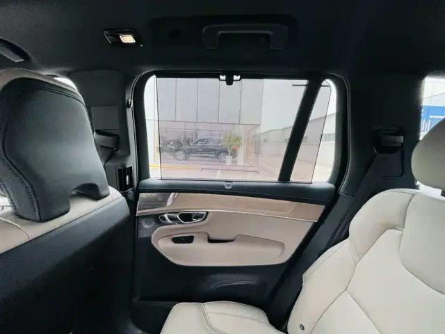Volvo XC90 — Фото автомобиля 13