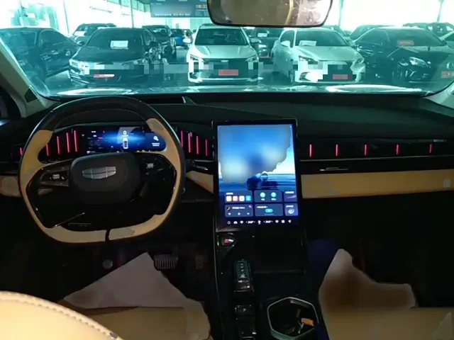 Geely Boyue L — Фото автомобиля 9