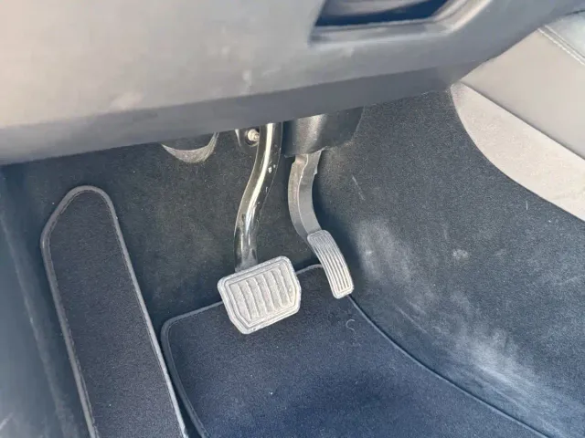 Tesla Model Y — Фото автомобиля 23