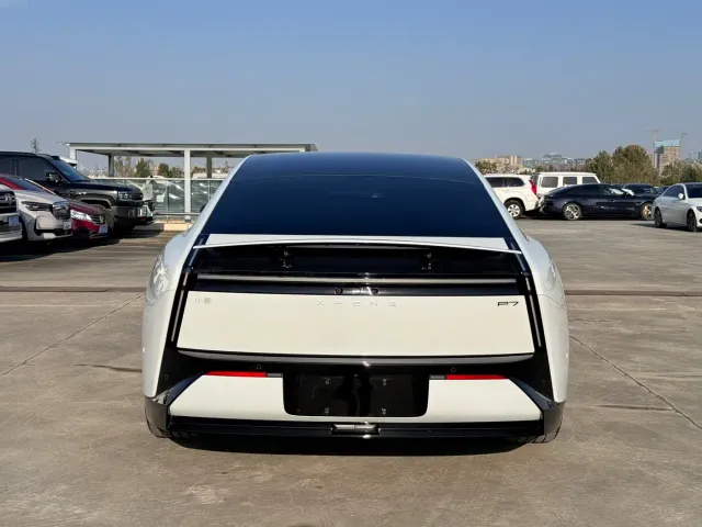 Xpeng P7 — Фото автомобиля 11