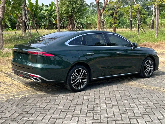 Geely Emgrand — Фото автомобиля 6