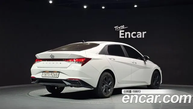 Hyundai Avante CN7 — Фото автомобиля 2