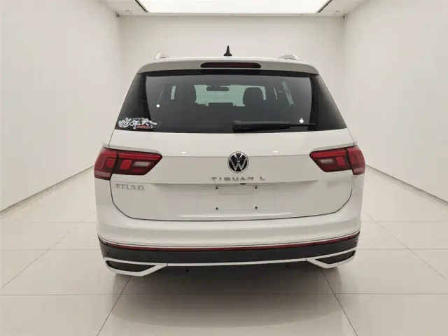 Volkswagen Tiguan L — Фото автомобиля 3