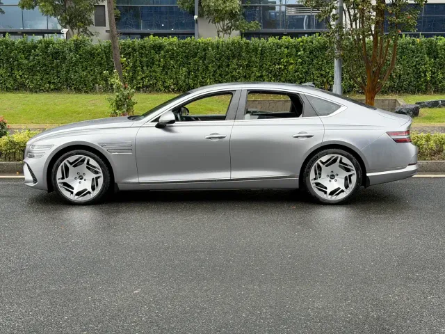 Genesis Pure Electric G80 — Фото автомобиля 12