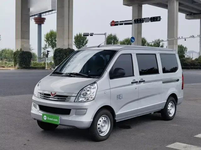 Фотография автомобиля — Wuling Rongguang S