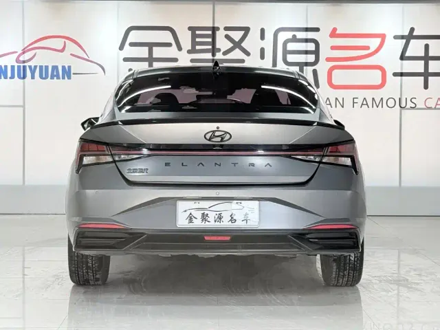 Hyundai Elantra — Фото автомобиля 5