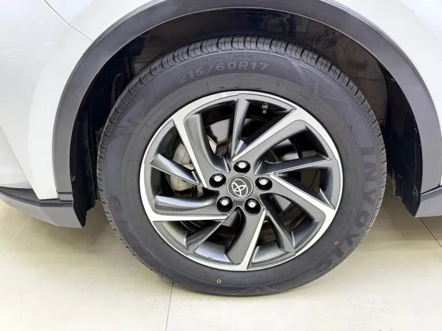 Toyota C-HR — Фото автомобиля 9