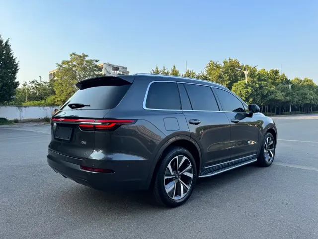 Li Auto ONE — Фото автомобиля 10
