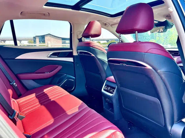 Hongqi H5 — Фото автомобиля 13