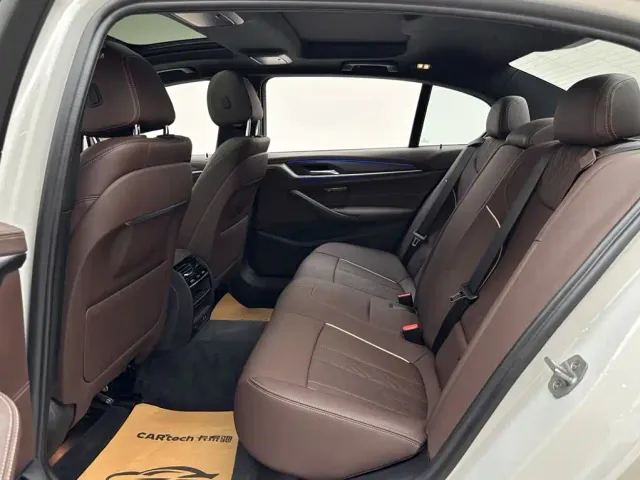 BMW 5 Series — Фото автомобиля 9