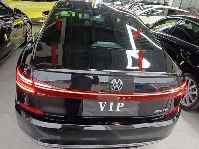 Volkswagen Passat — Фото автомобиля 5