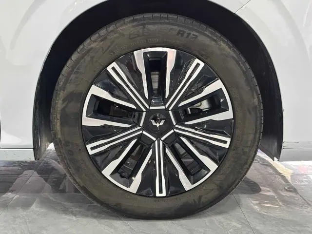 Wuling Starlight 730 — Фото автомобиля 11