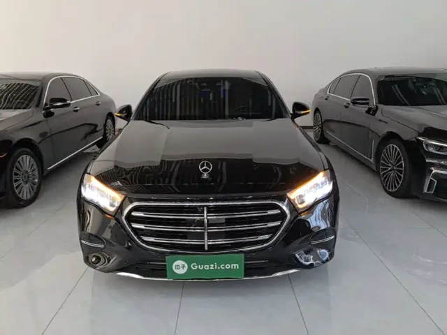 Mercedes-Benz E-Class — Фото автомобиля 2