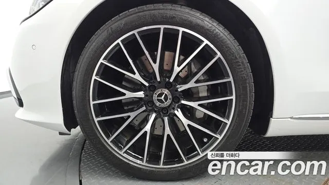 Mercedes-Benz S-Class — Фото автомобиля 3