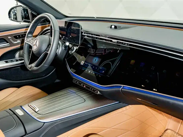 Mercedes-Benz E-Class — Фото автомобиля 17