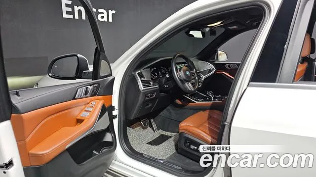 BMW X7 — Фото автомобиля 10