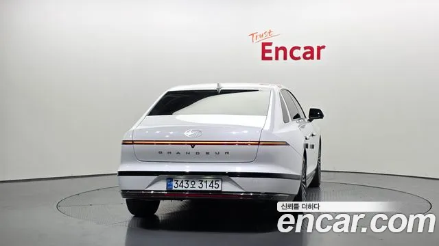 Hyundai Grandeur Grandeur (GN7) 2.5 Бензин 2WD — Фото автомобиля 4