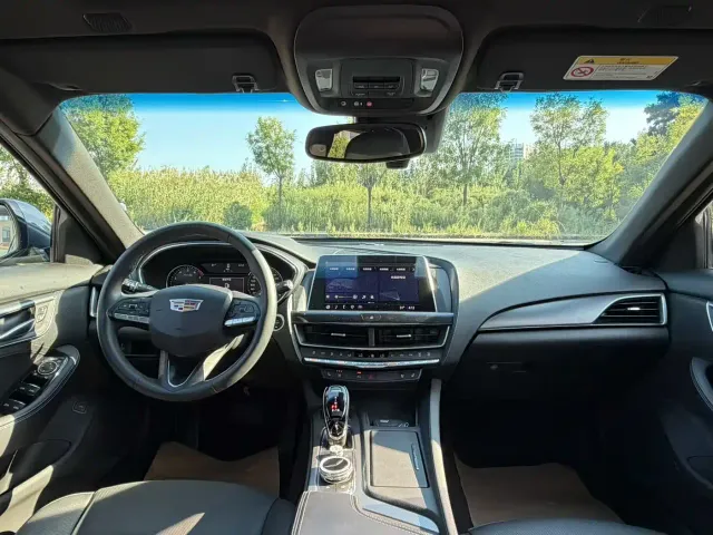 Cadillac CT5 — Фото автомобиля 6