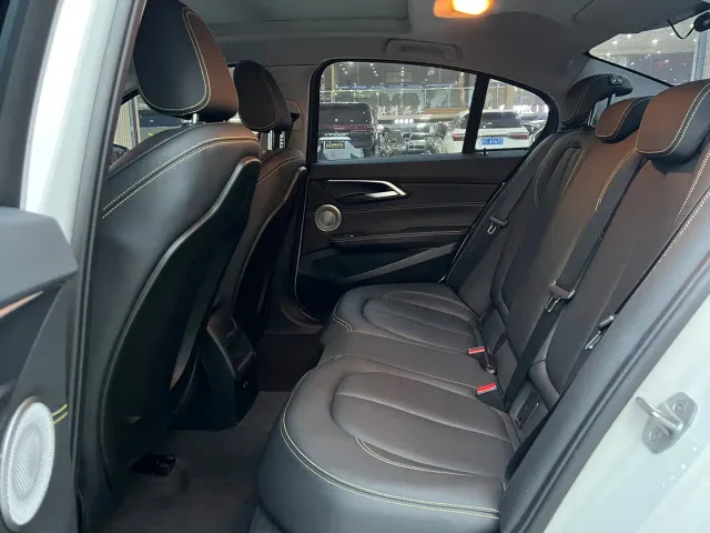 BMW 1 Series — Фото автомобиля 8
